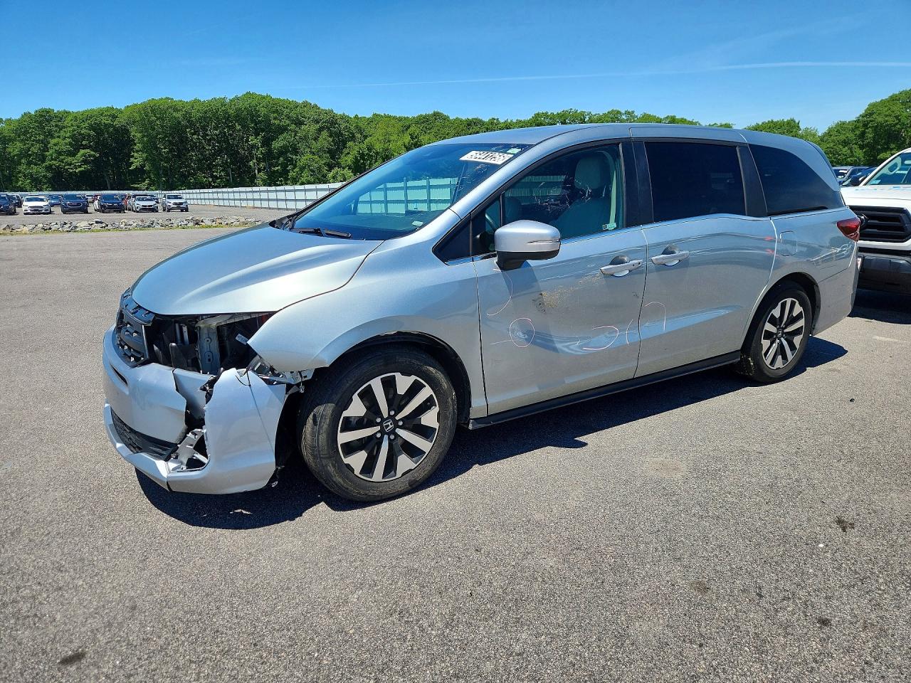 Salvage Honda Odyssey Image
