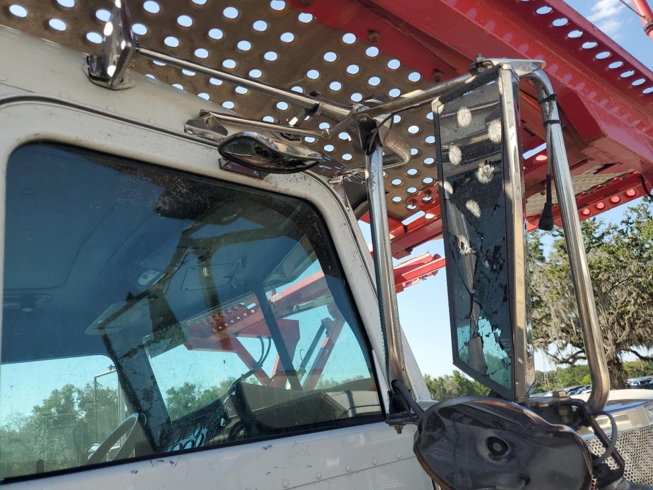 Peterbilt 389
