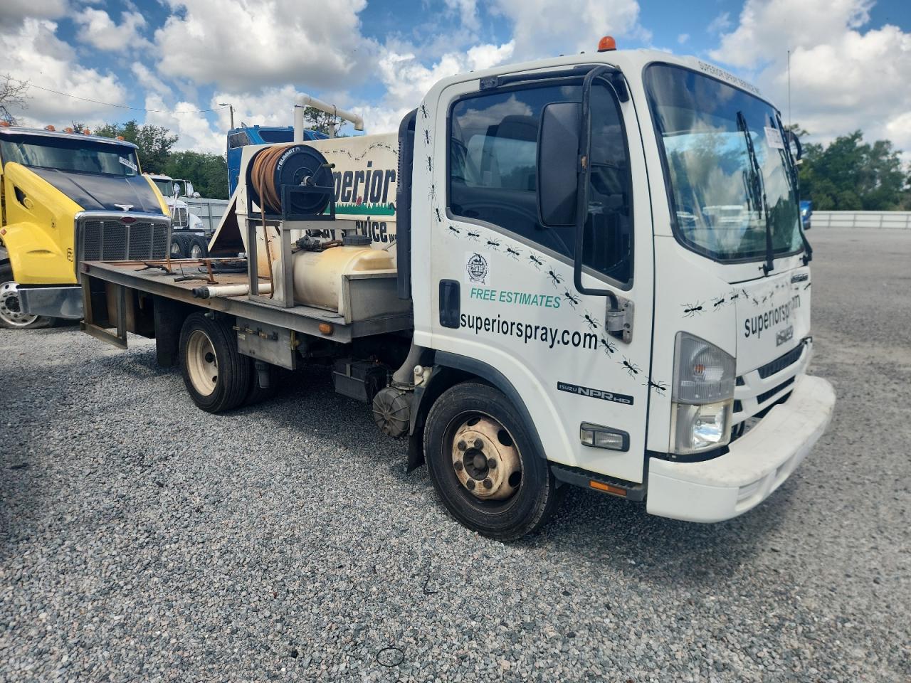 Salvage Isuzu Npr Image
