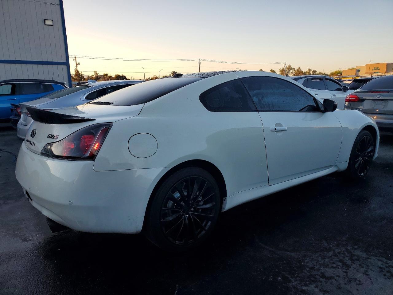 INFINITI G37 X