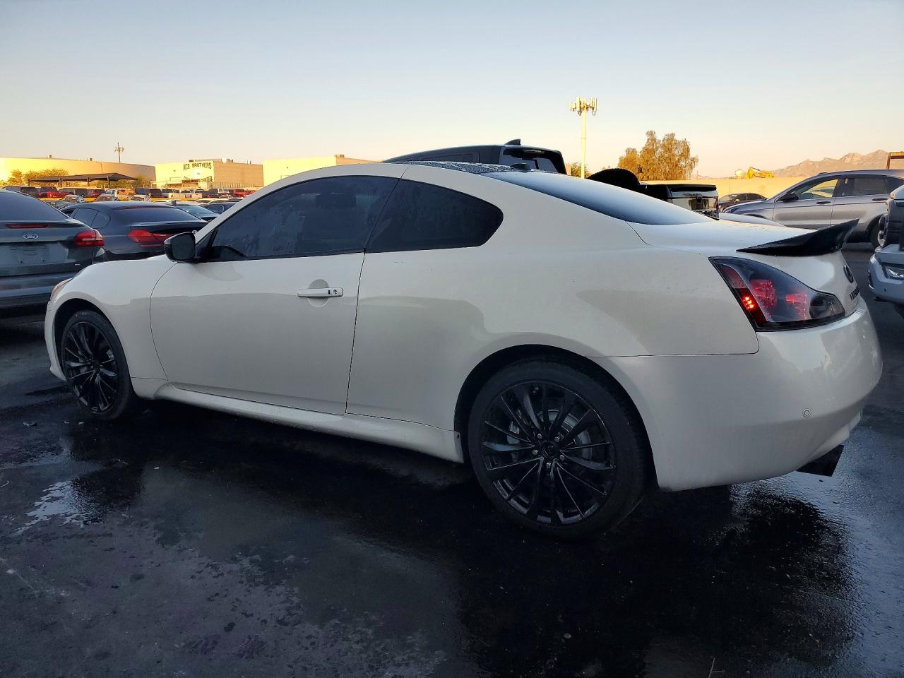 INFINITI G37 X