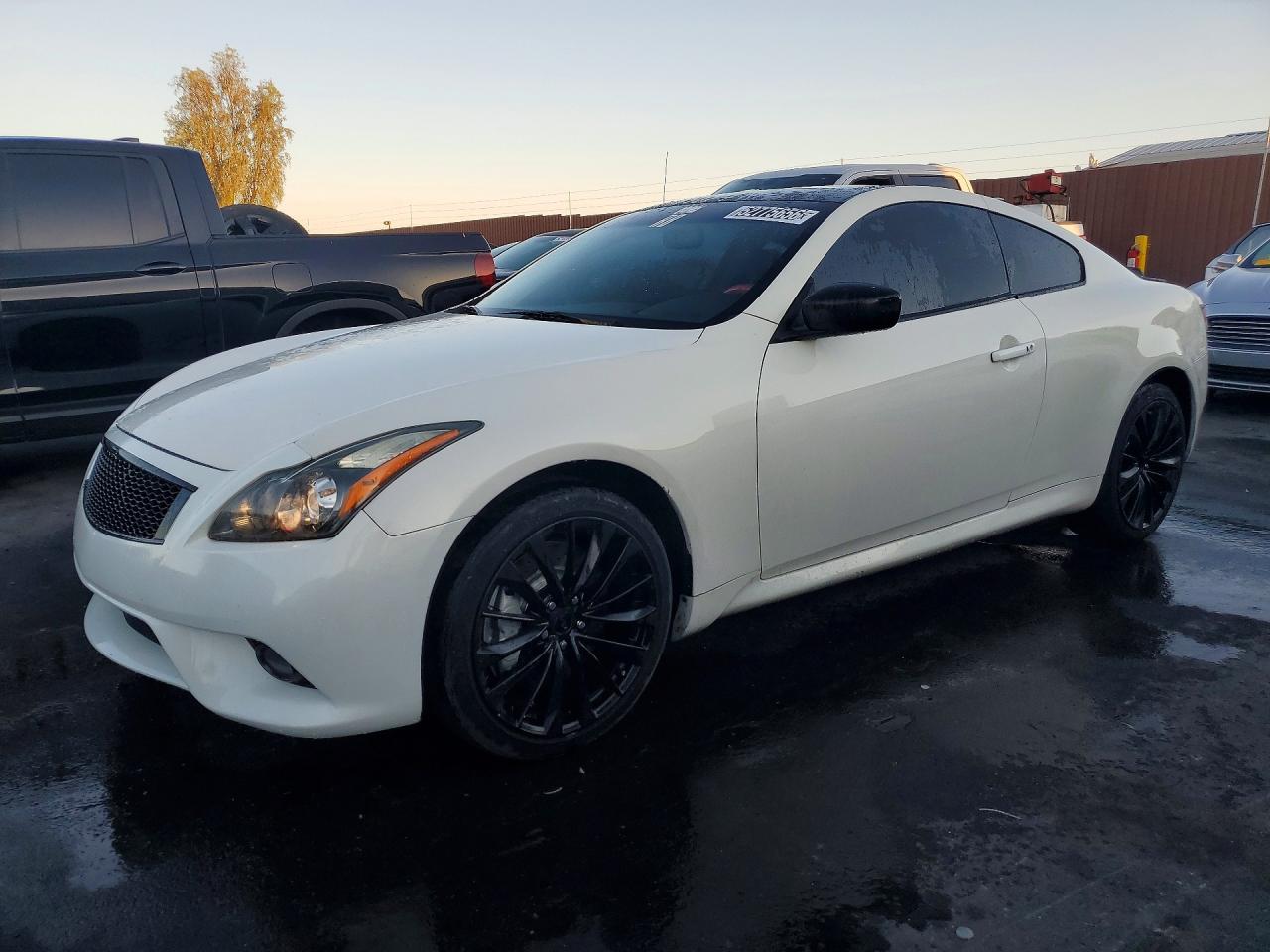 Salvage INFINITI G37 Image