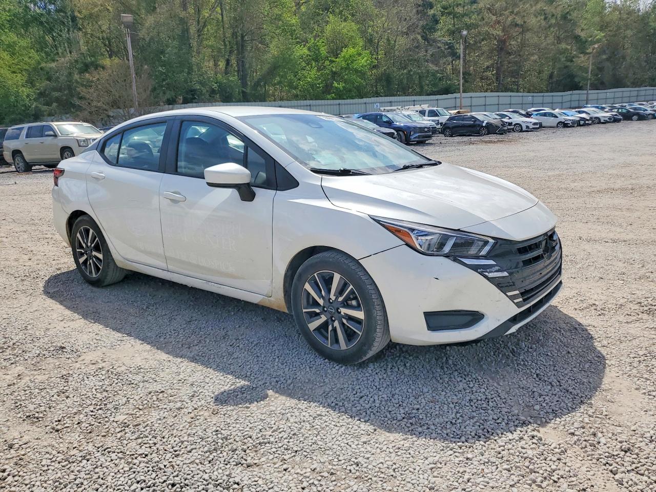 Nissan Versa Sv