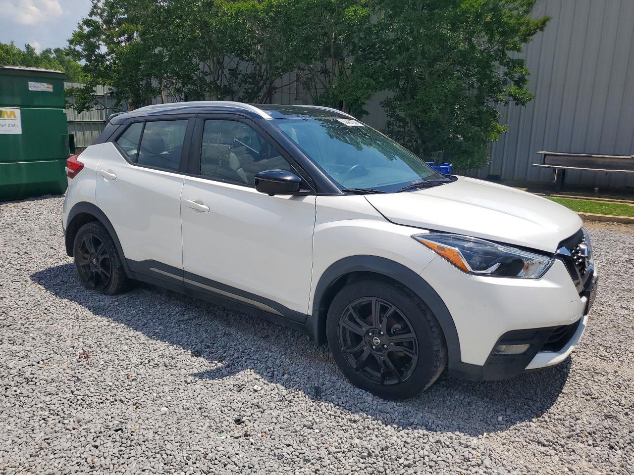 Nissan Kicks Sr