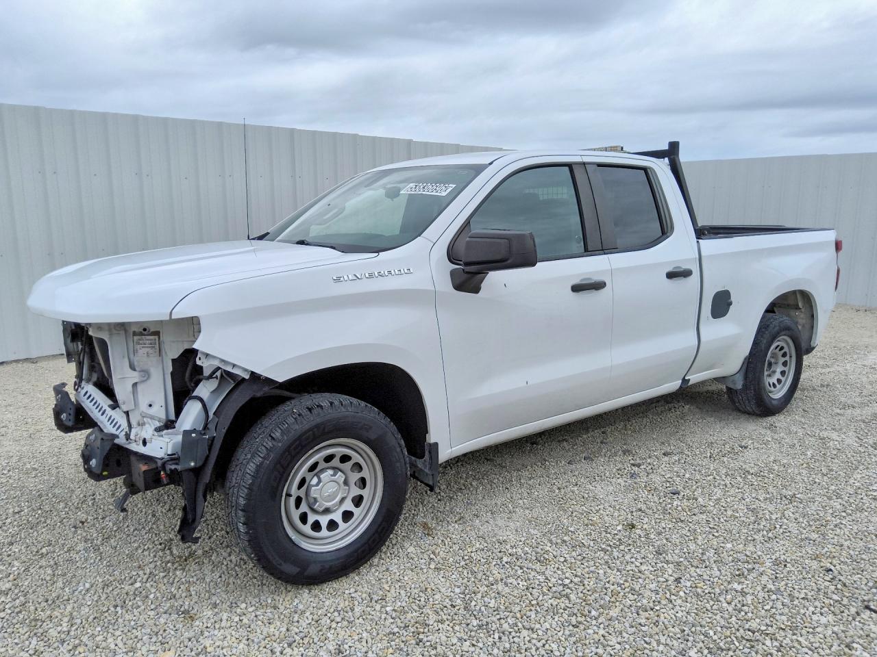Salvage Chevrolet Silverado Image