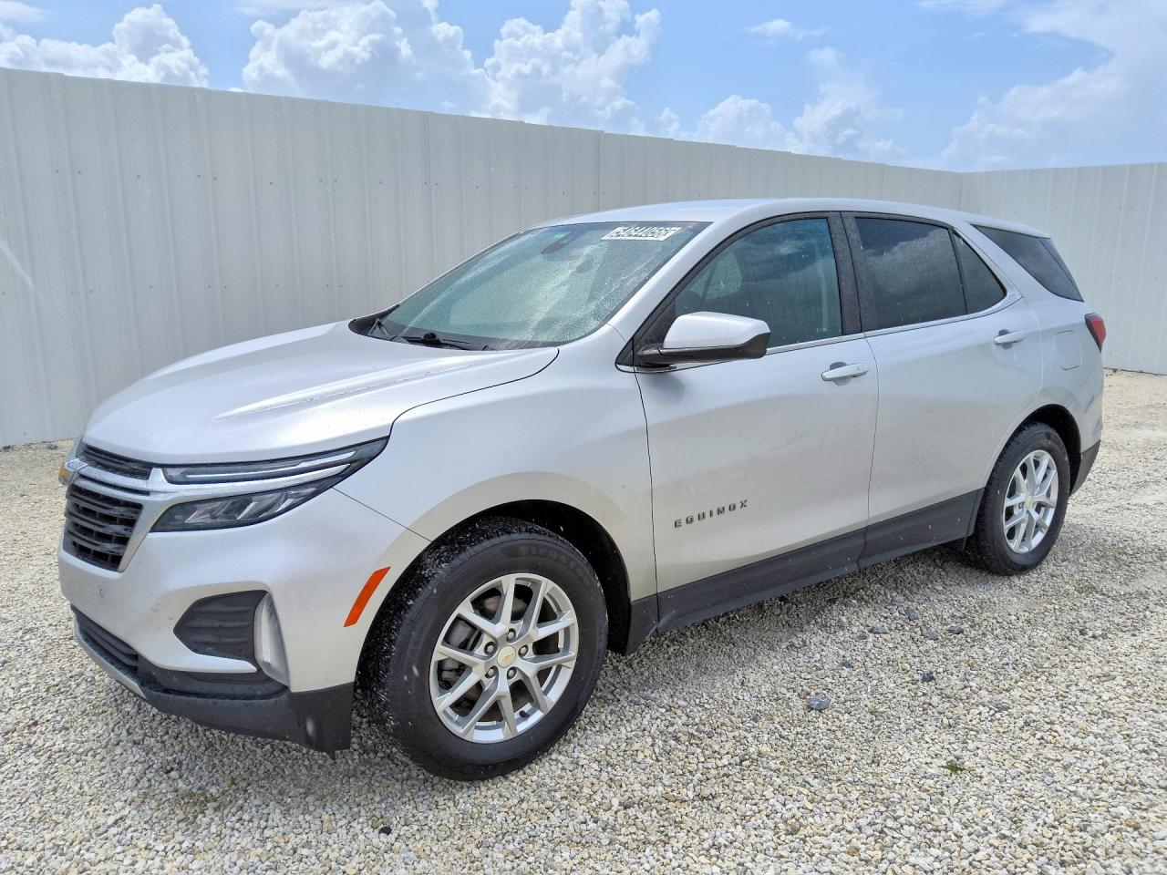 Salvage Chevrolet Equinox Image