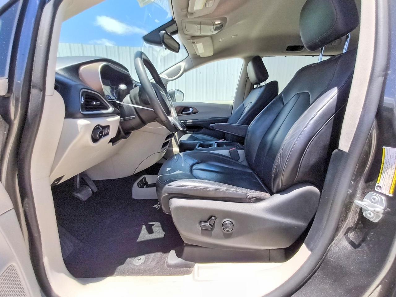 Chrysler Pacifica Touring L