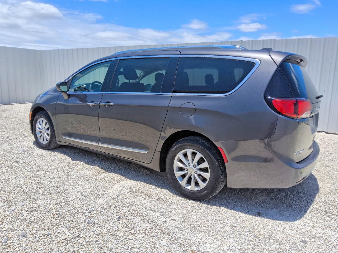 Chrysler Pacifica Touring L