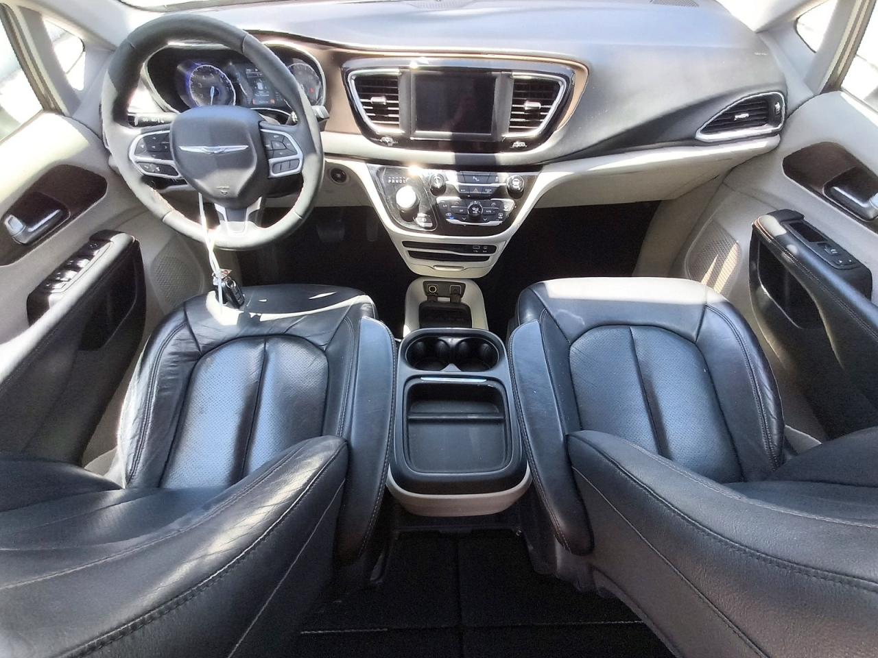 Chrysler Pacifica Touring L