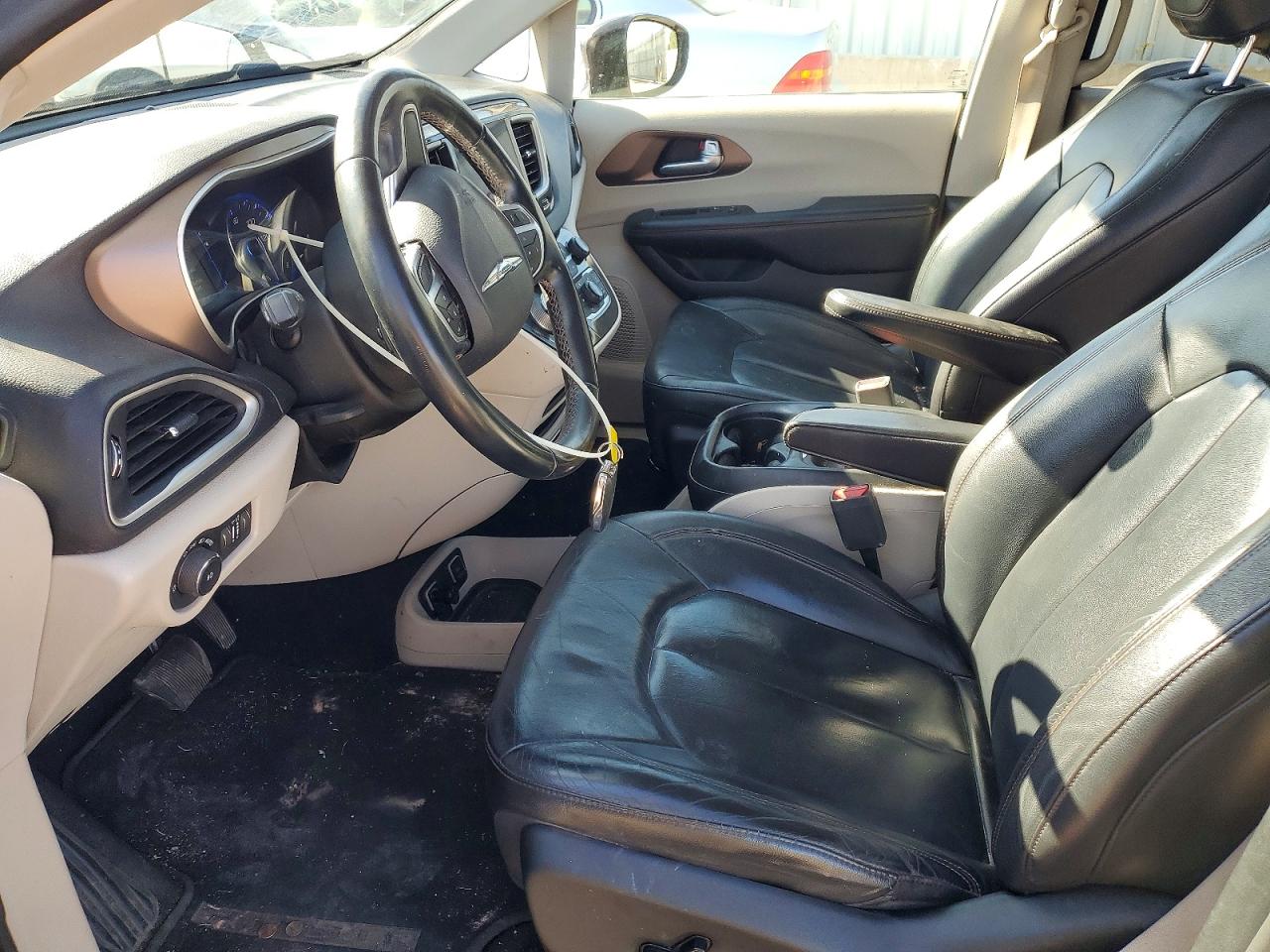 Chrysler Pacifica Touring L