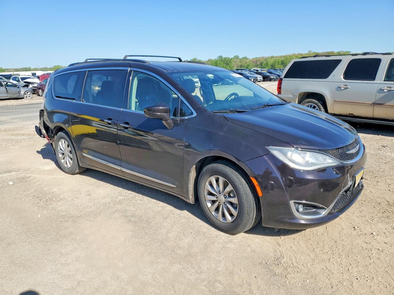 Chrysler Pacifica Touring L