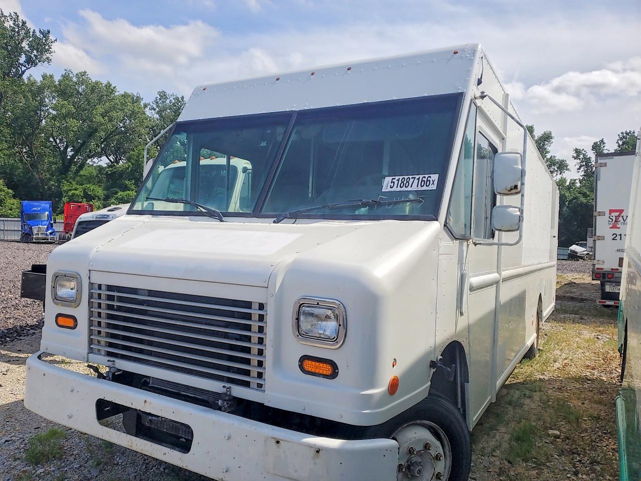 Salvage Freightliner Mt55g Image