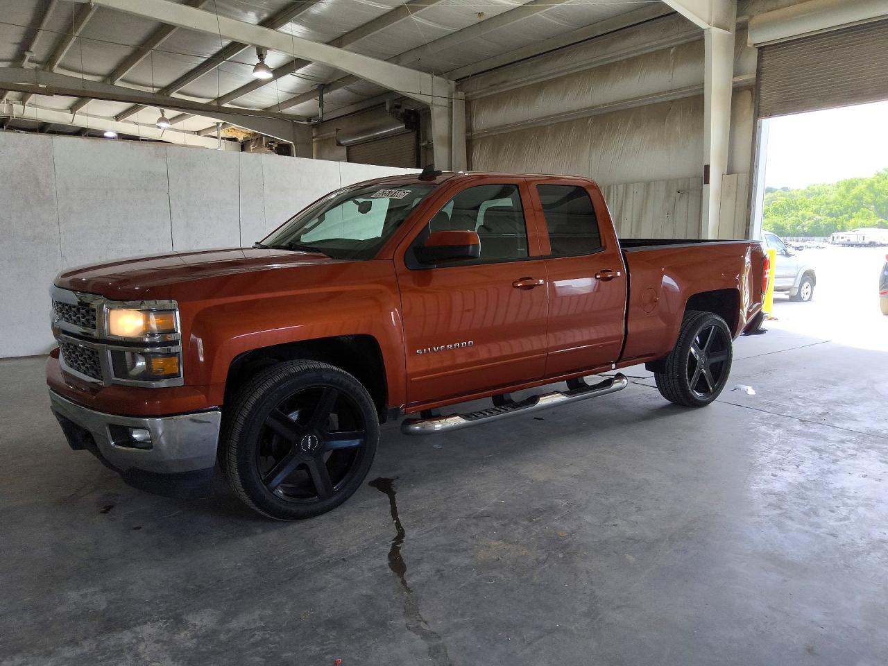 Salvage Chevrolet Silverado Image