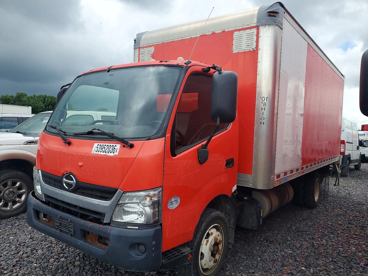 Salvage Hino 195 Image