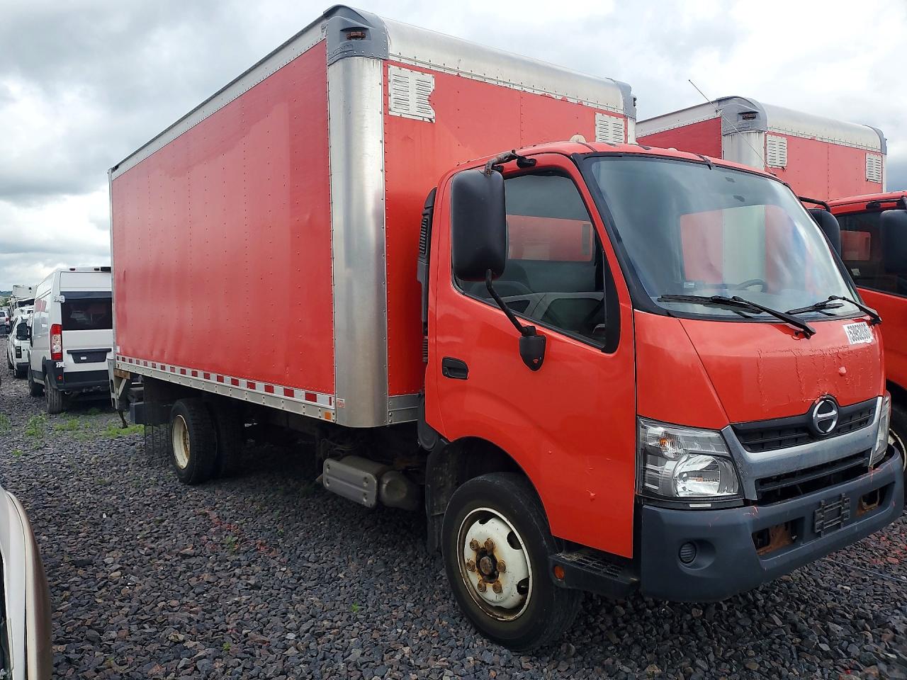 Hino 195