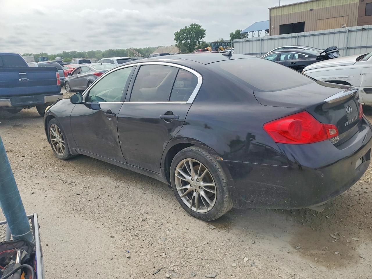 INFINITI G37 X