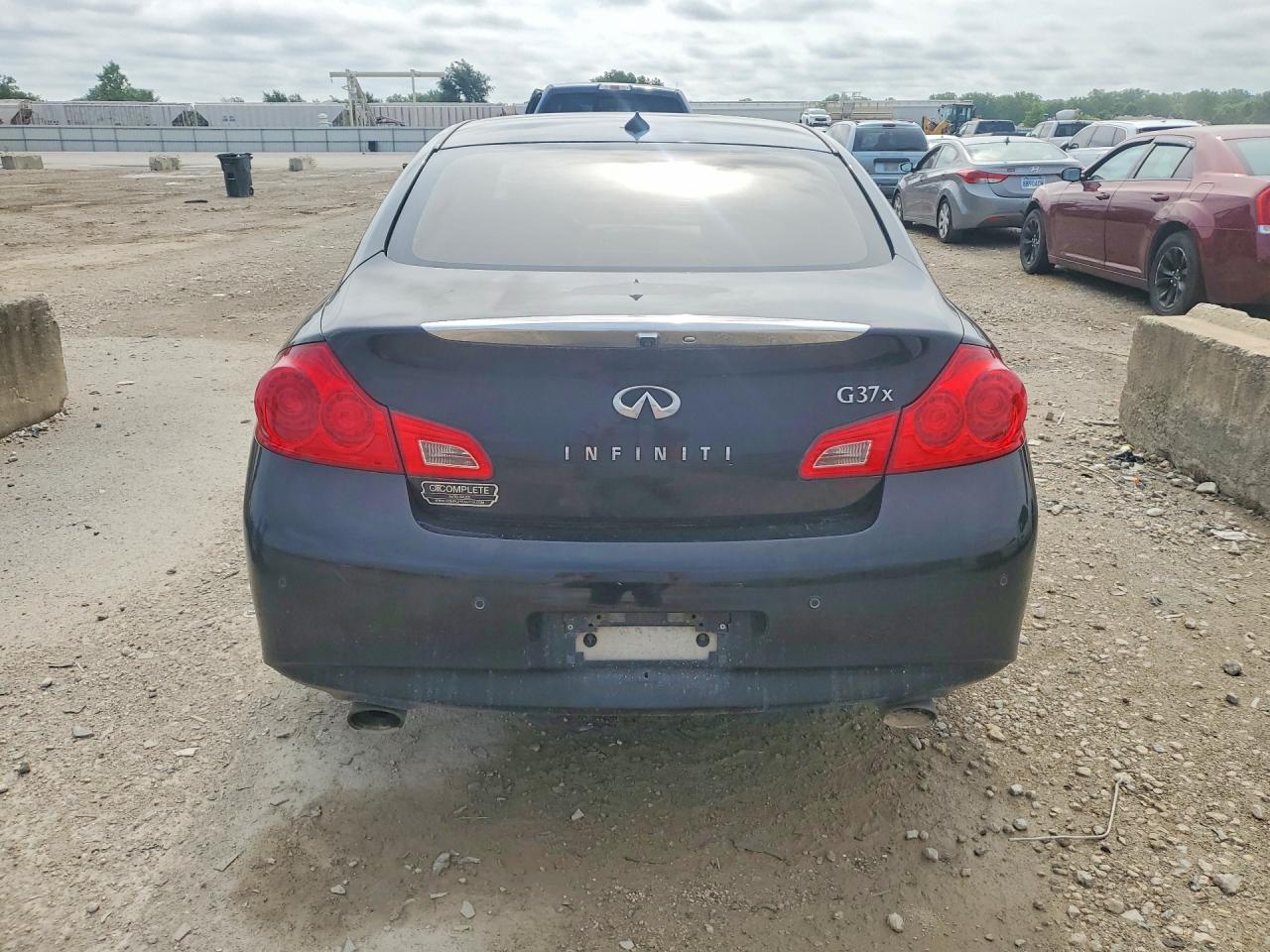 INFINITI G37 X