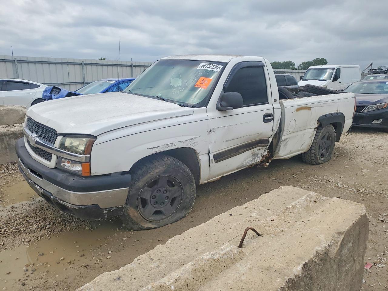 Salvage Chevrolet Silverado Image