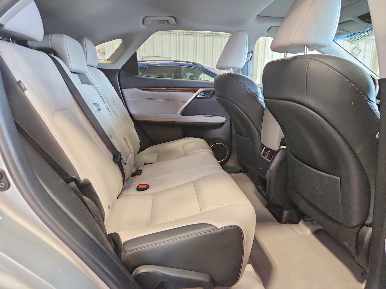 Lexus RX Base