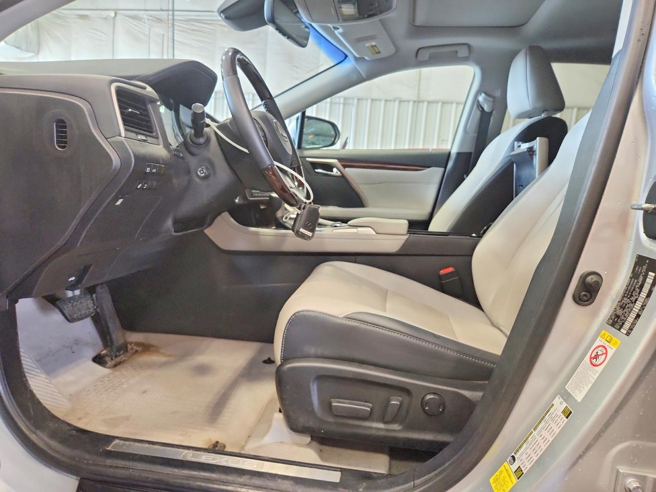 Lexus RX Base