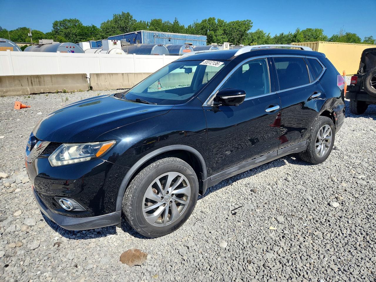 Salvage Nissan Rogue Image