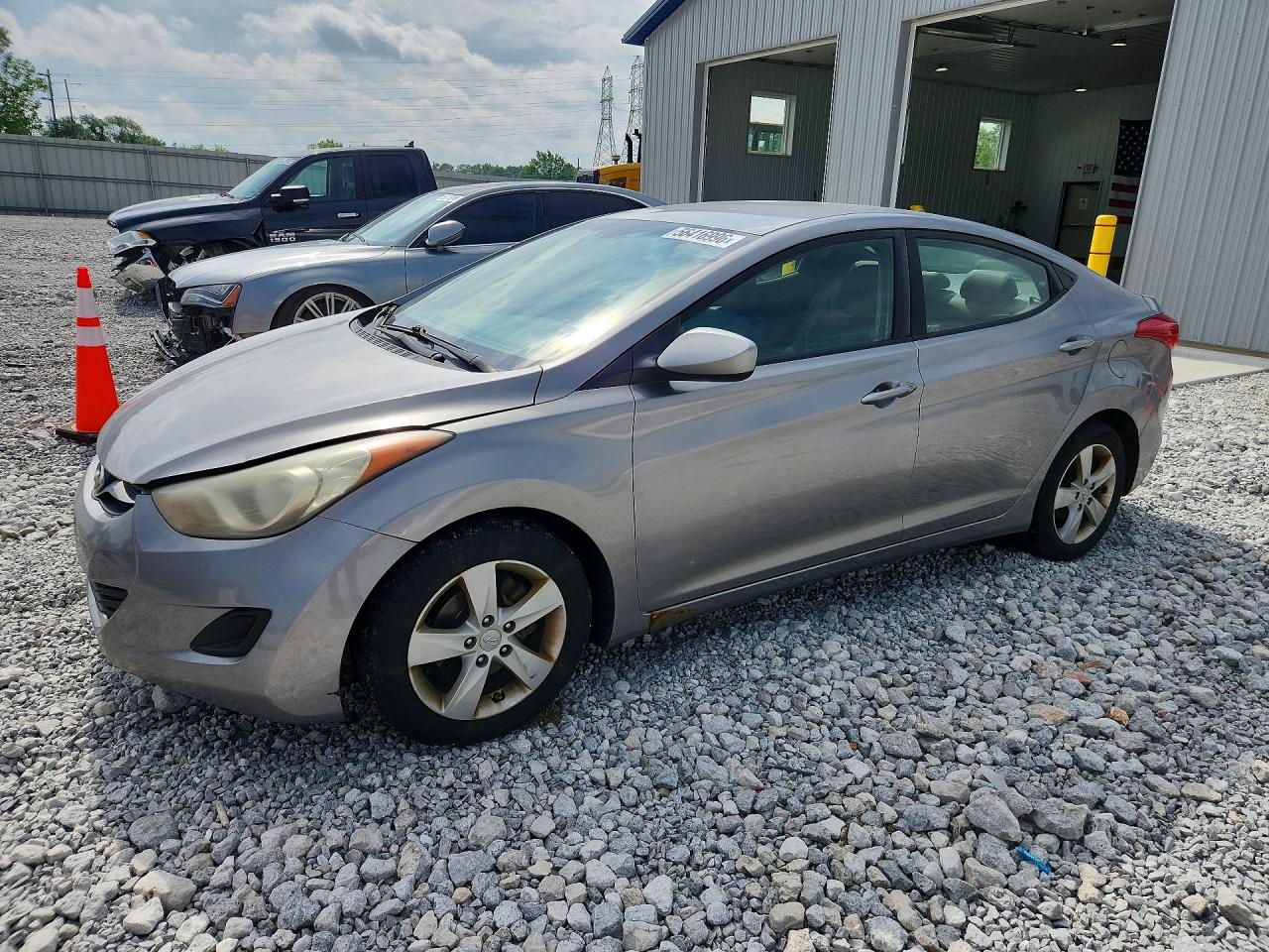 Salvage Hyundai ELANTRA Image
