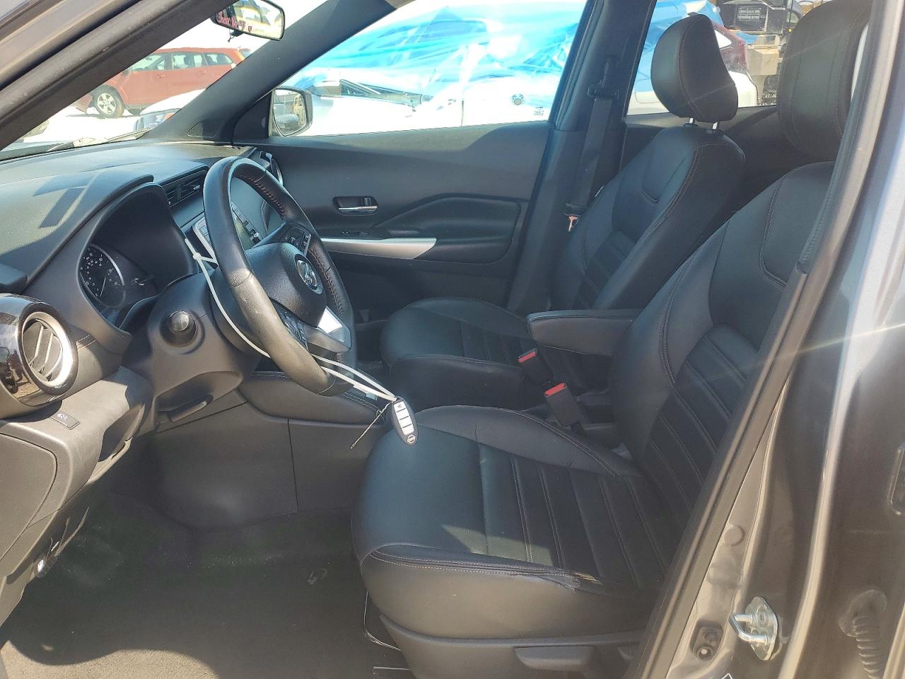 Nissan Kicks S