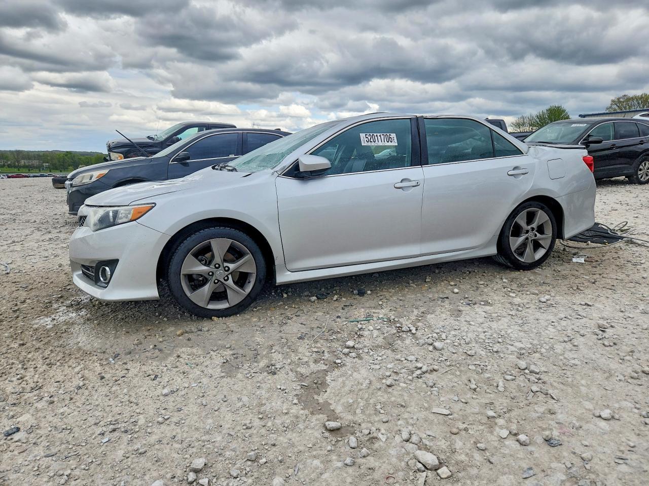Salvage Toyota Camry Image
