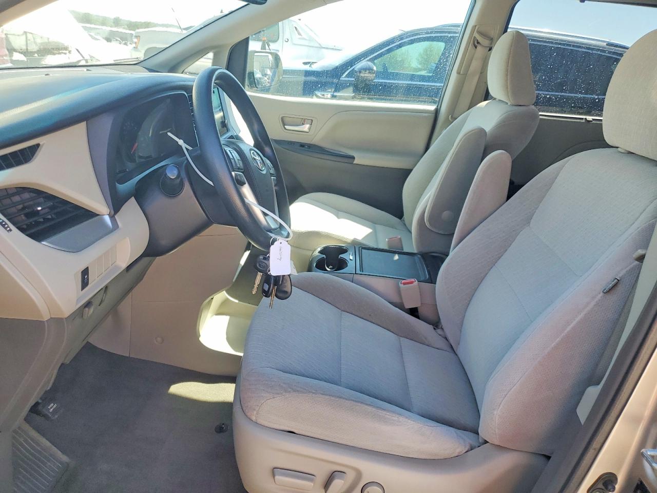 Toyota Sienna Le
