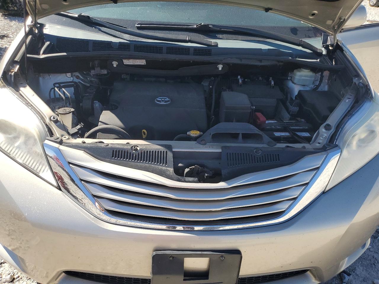 Toyota Sienna Le