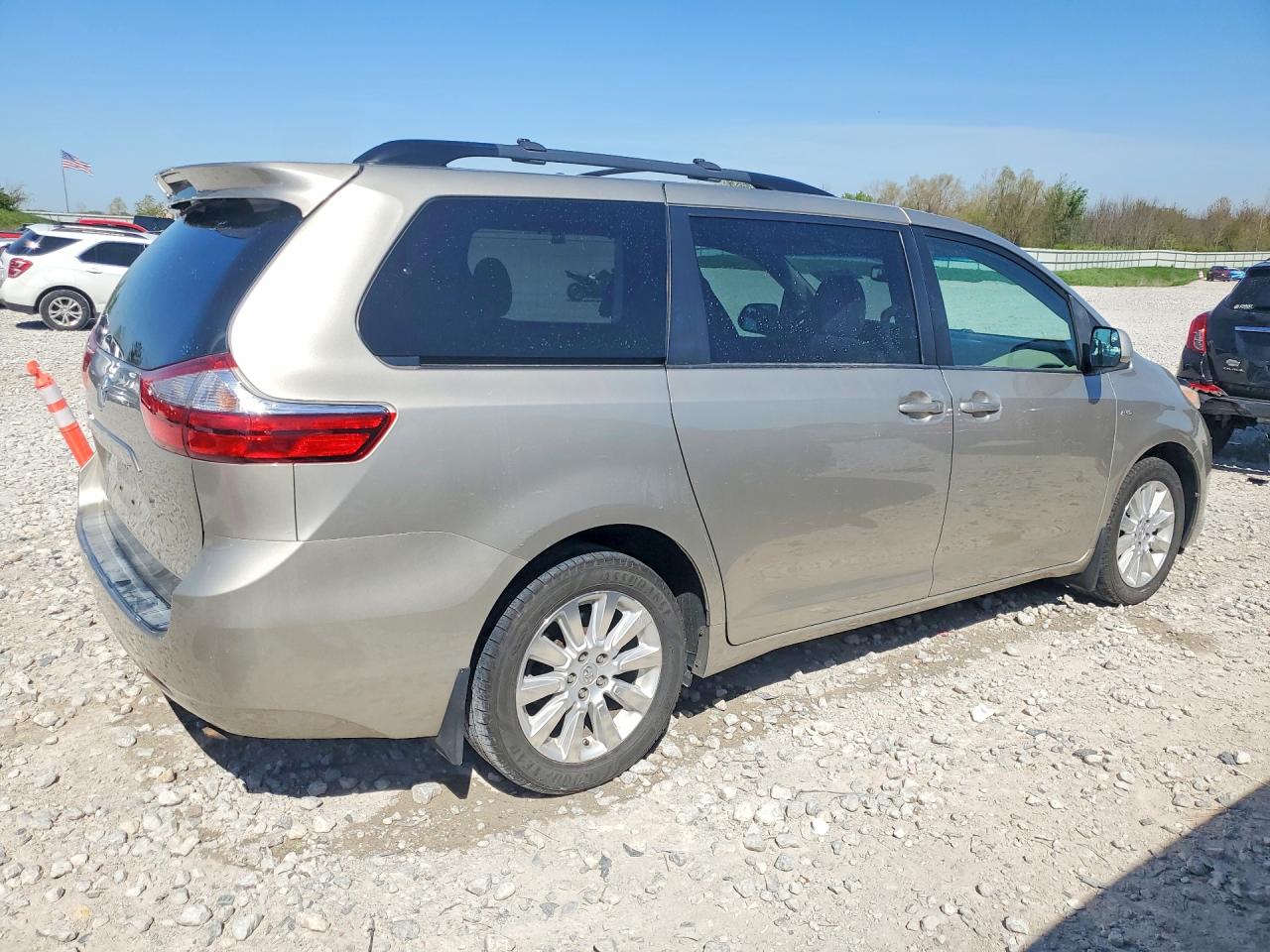 Toyota Sienna Le