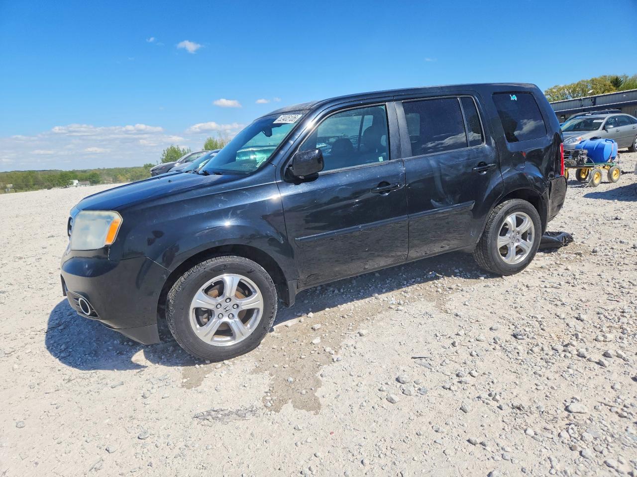 Salvage Honda Pilot Image