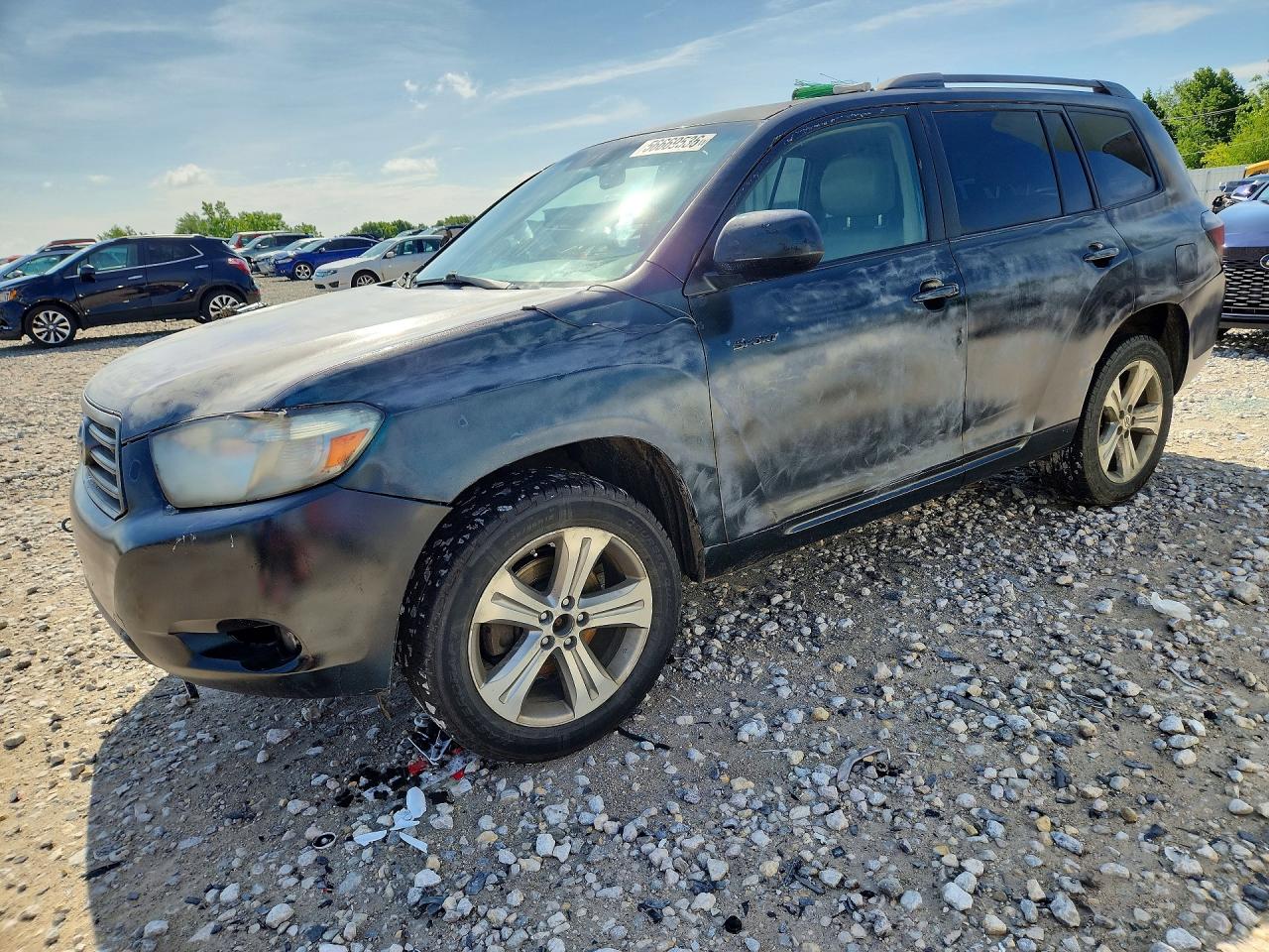 Salvage Toyota Highlander Image