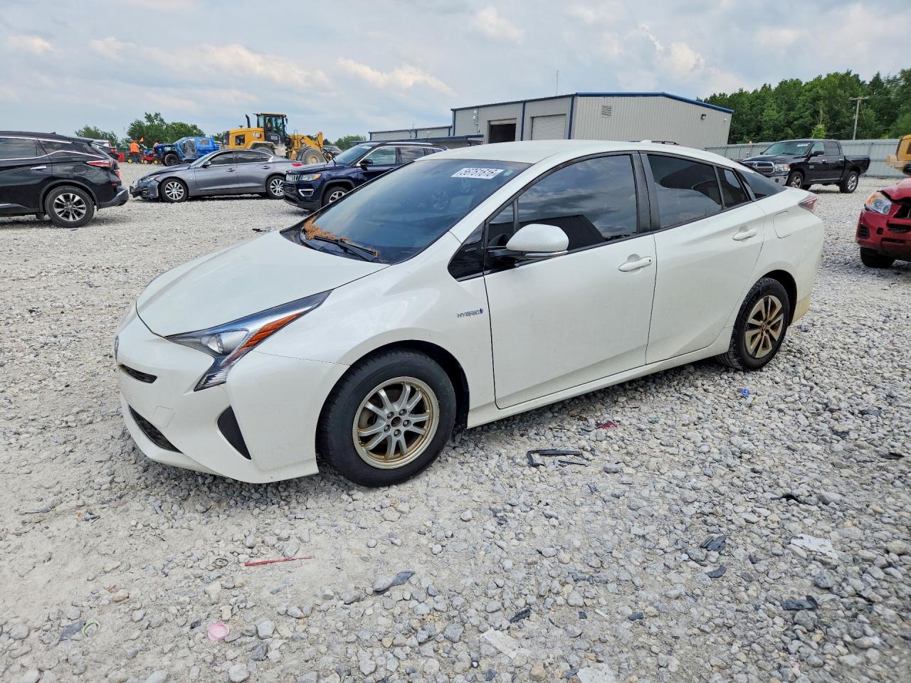 Salvage Toyota Prius Image