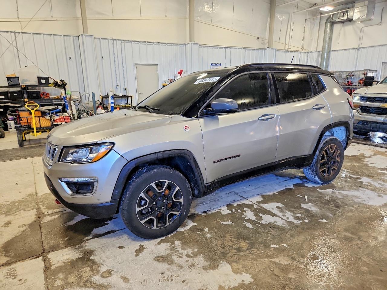 Salvage Jeep Compass Image