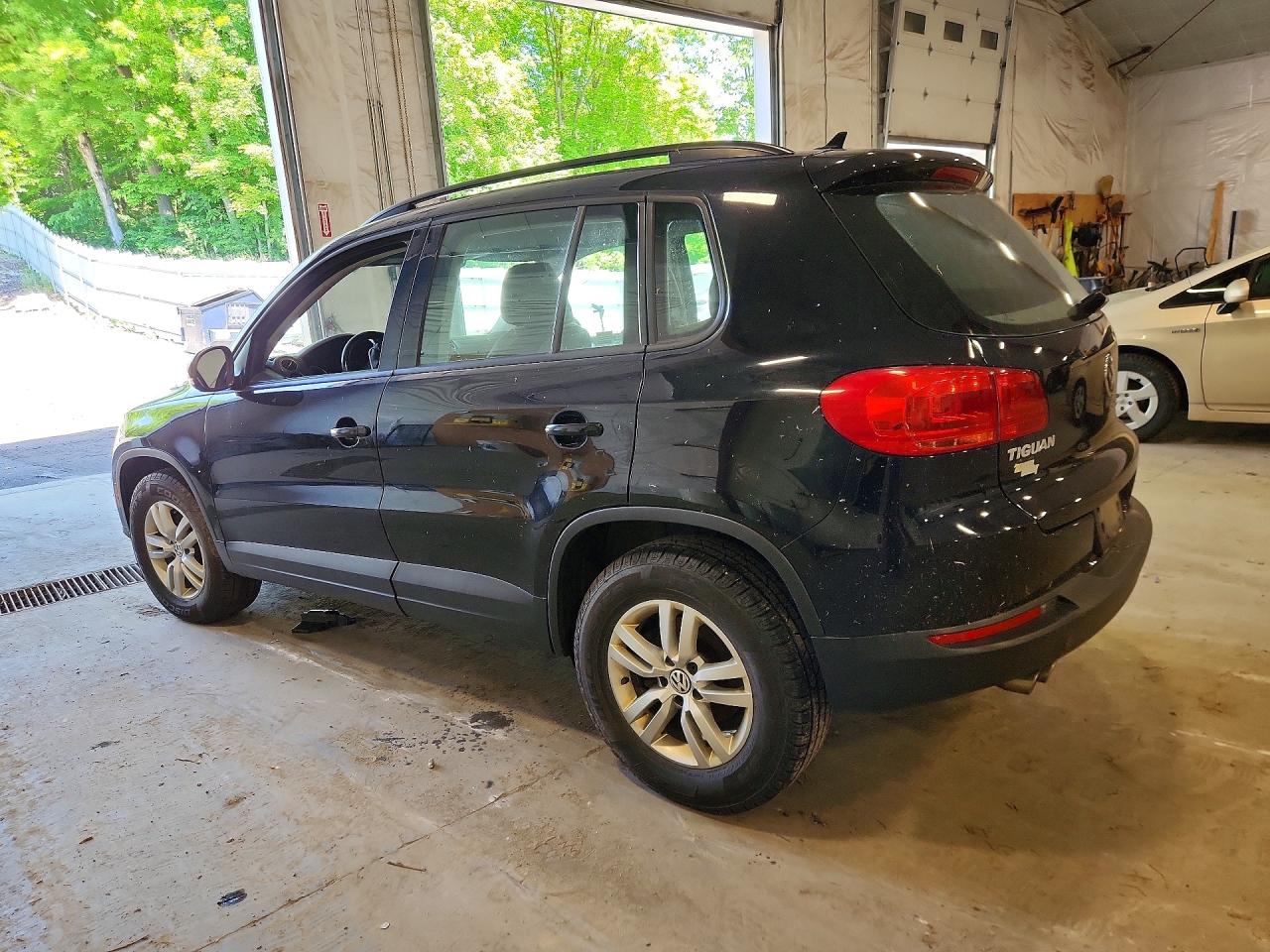 Volkswagen Tiguan S