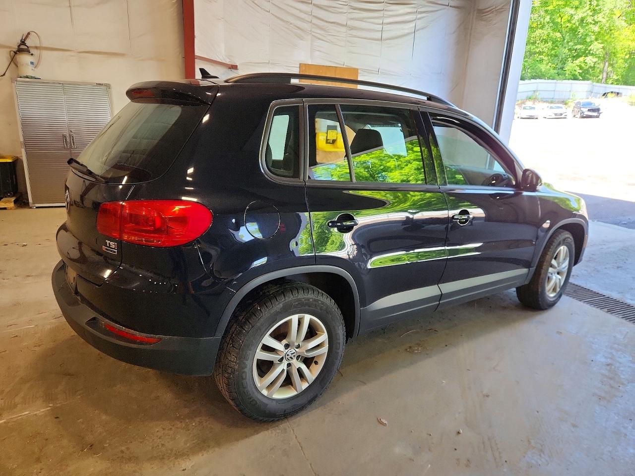 Volkswagen Tiguan S