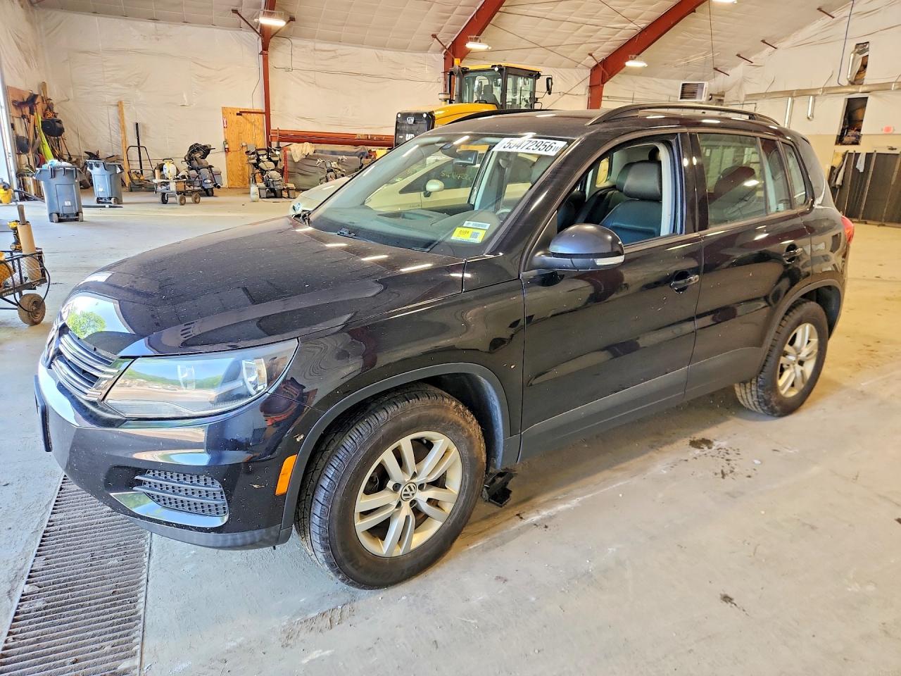 Salvage Volkswagen Tiguan Image