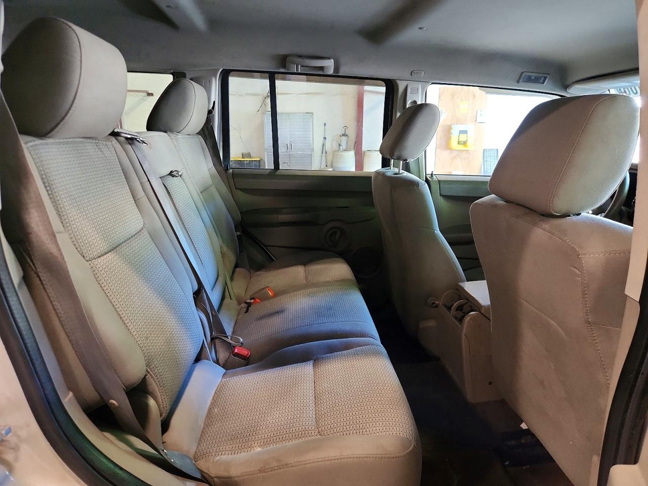 Jeep Commander Sport