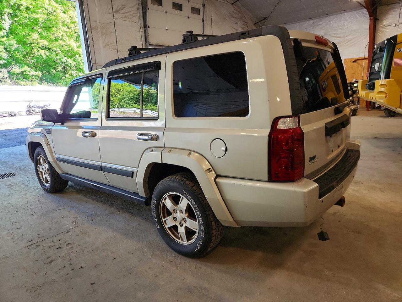 Jeep Commander Sport
