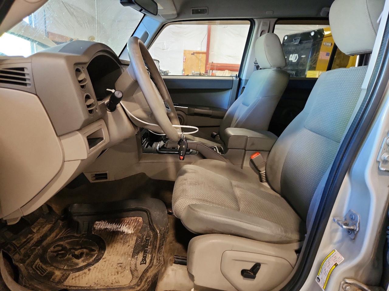 Jeep Commander Sport