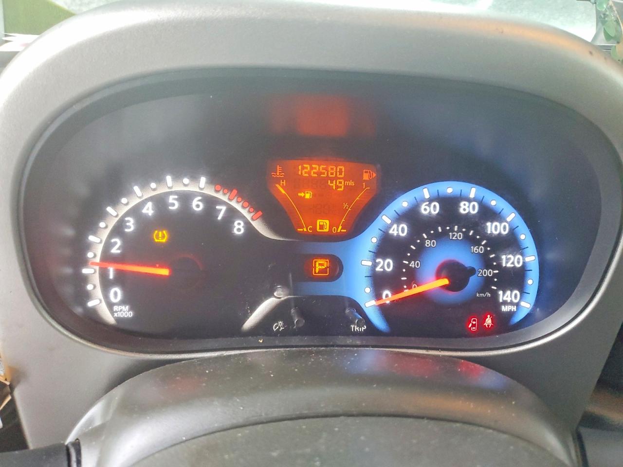 Nissan cube Base