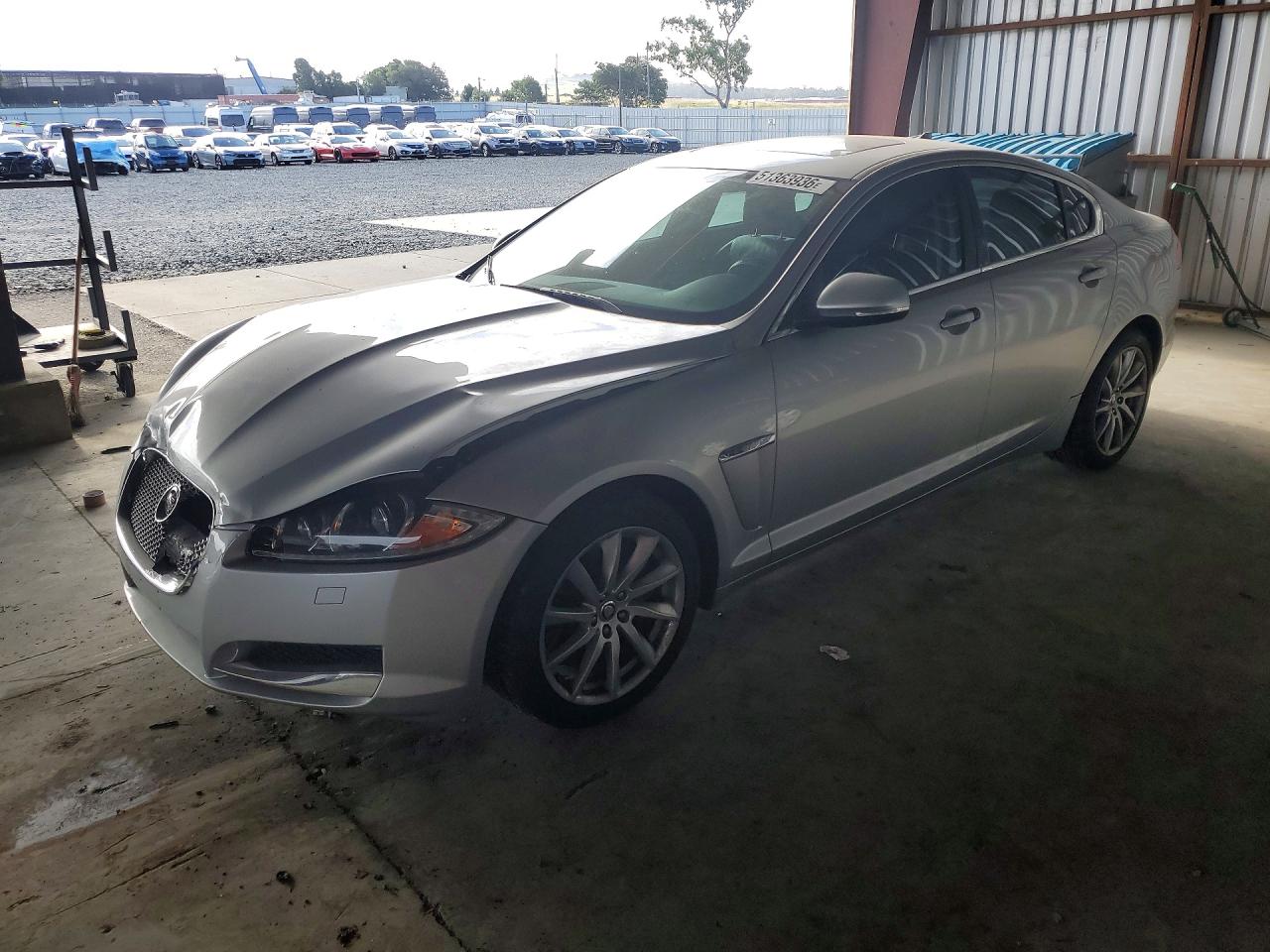 Salvage Jaguar XF Image