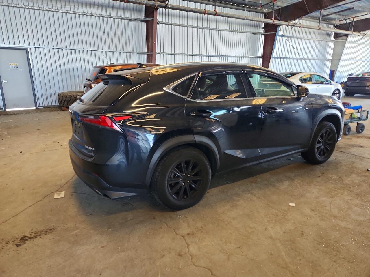 Lexus NX Base