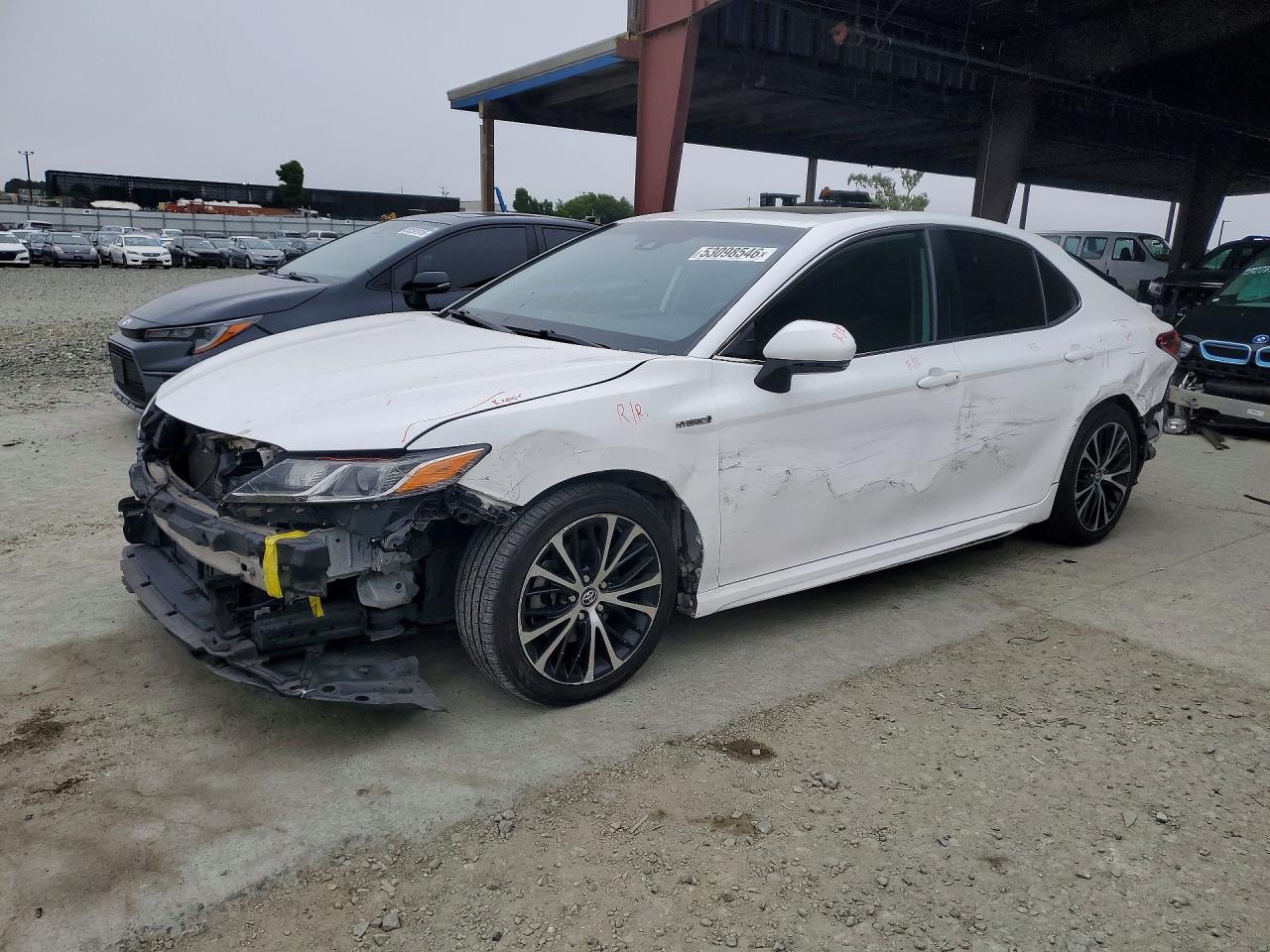 Salvage Toyota Camry Image