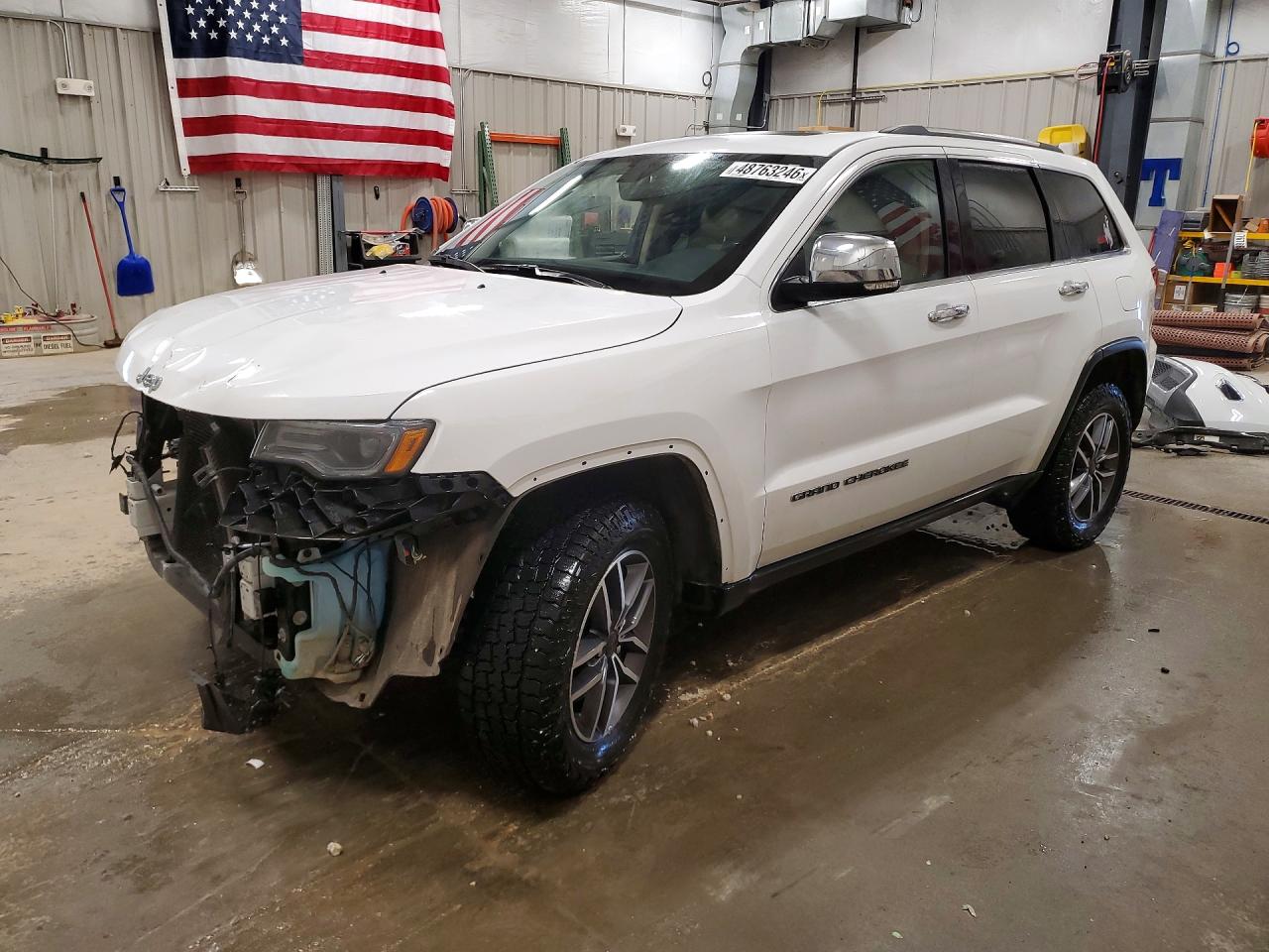 Salvage Jeep Cherokee Image