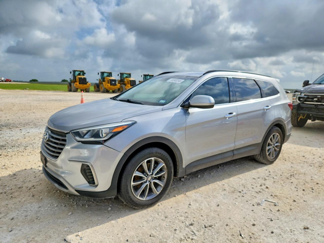 Salvage Hyundai SANTA FE Image