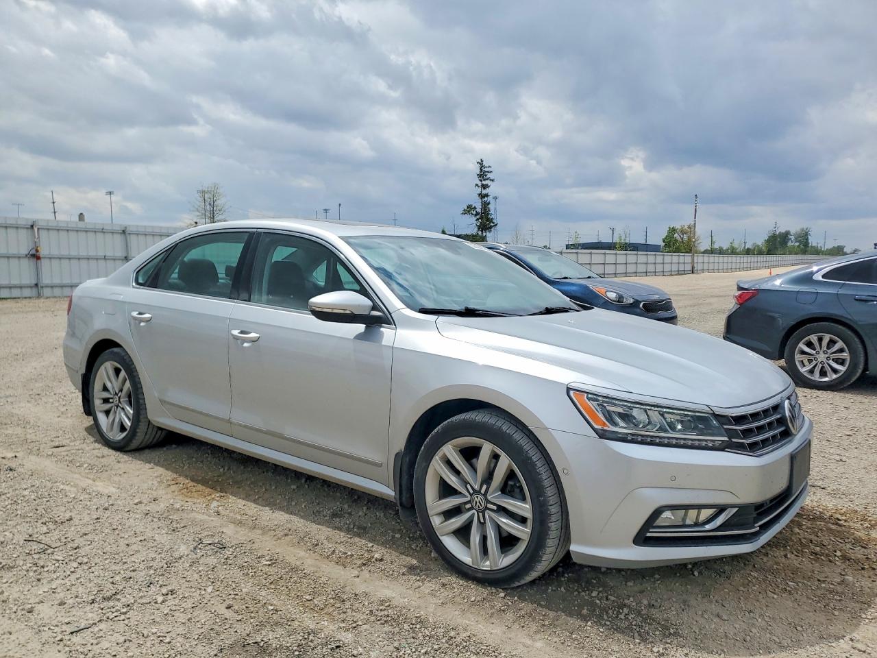 Volkswagen Passat Sel