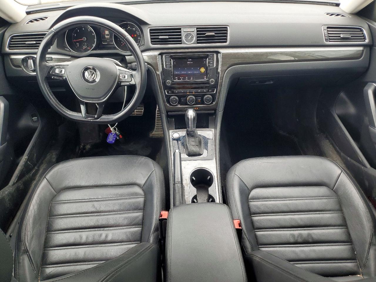 Volkswagen Passat Sel