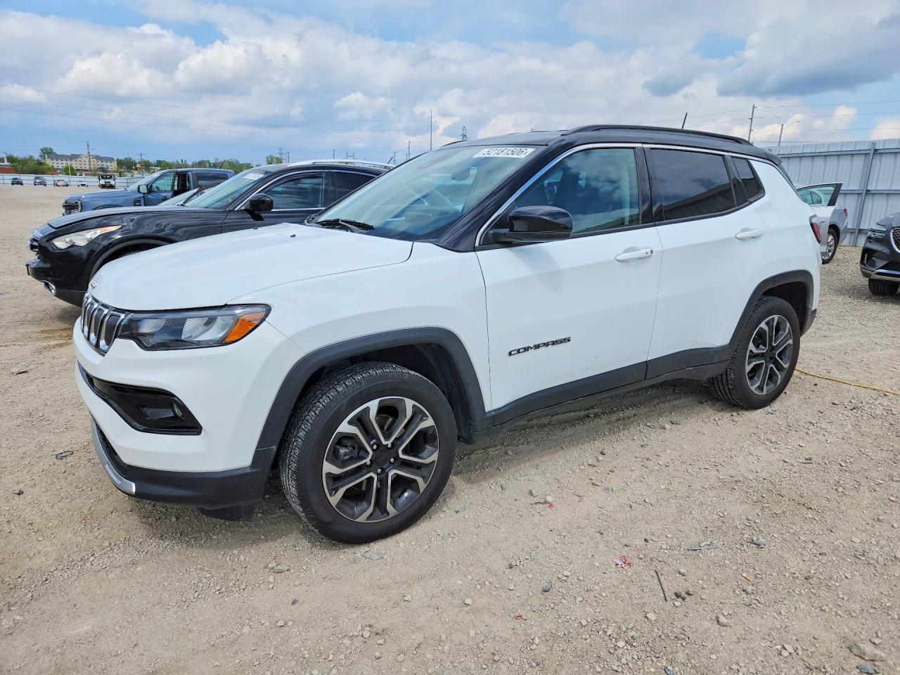 Salvage Jeep Compass Image